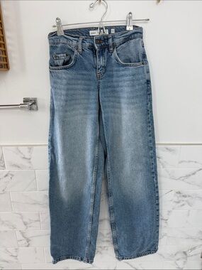 Subdued Light Wash low-Rise leopard star pocket jeans